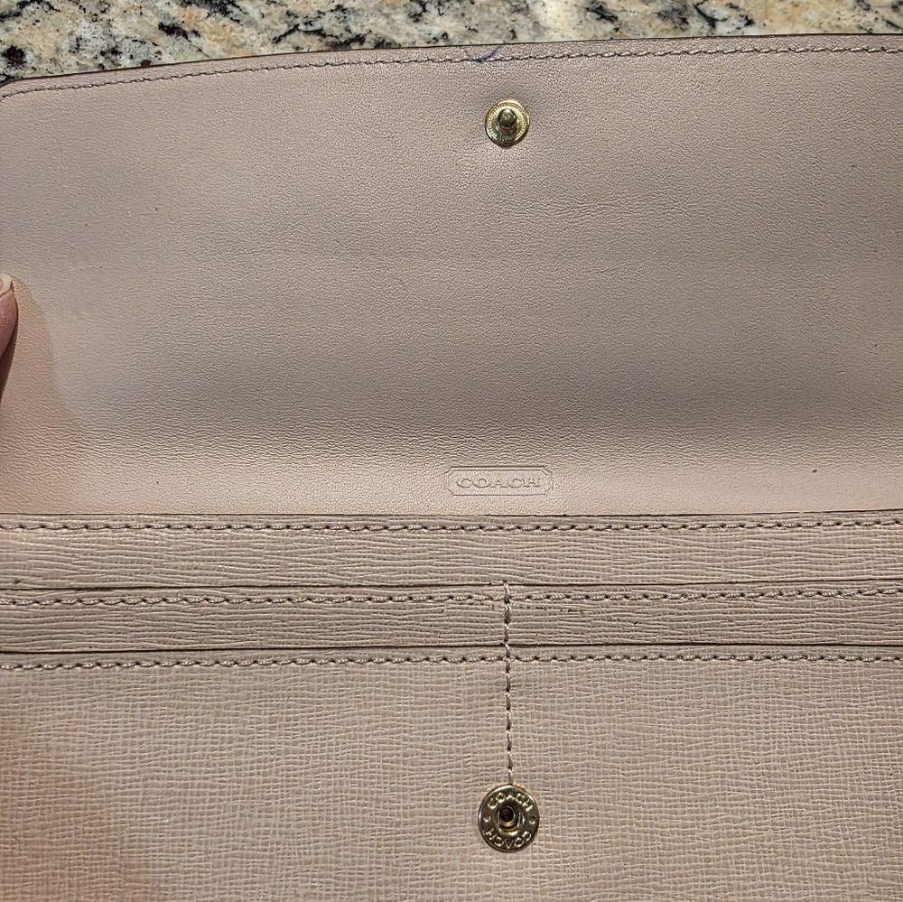 Coach Leather Wallet - Picture 9 of 9